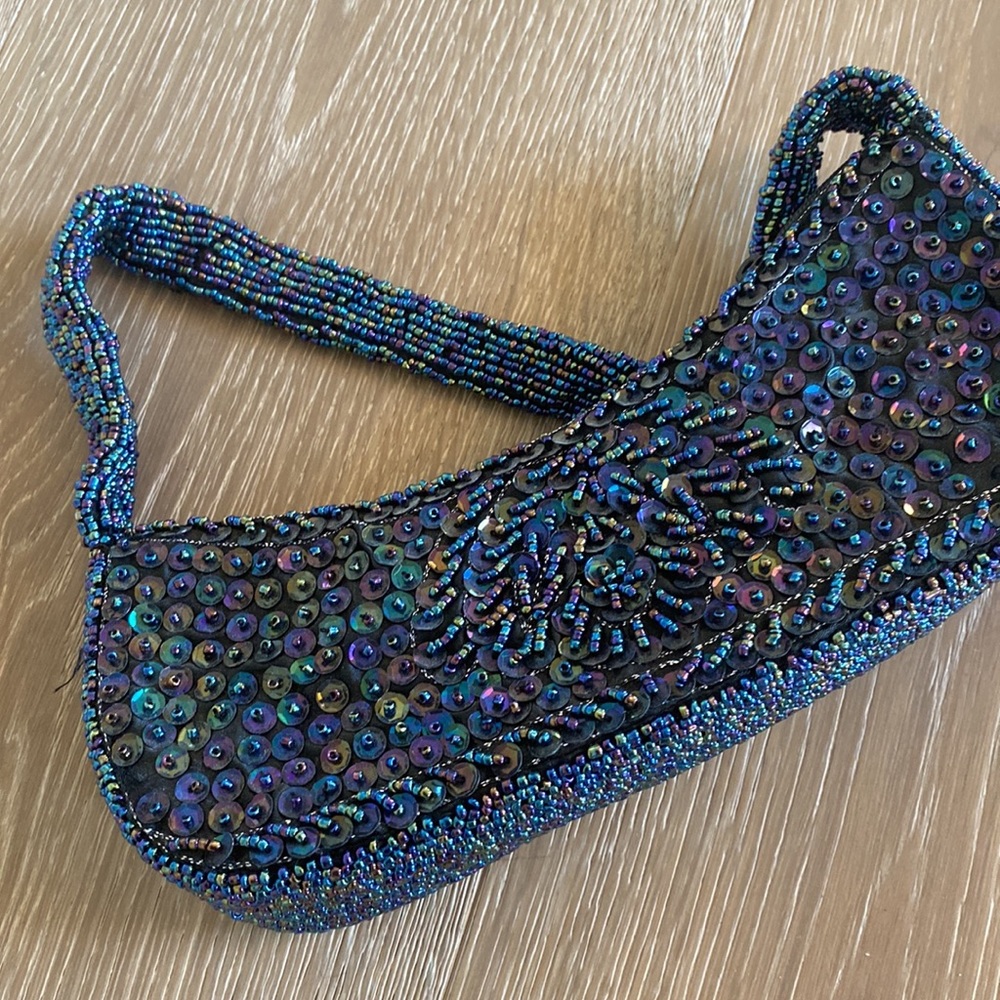 Unique sequin Clutch - Picture 2 of 5